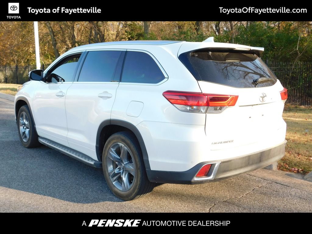 2019 Toyota Highlander Limited Platinum photo 3