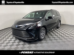 2025 Toyota Sienna XLE 8 PASSENGER