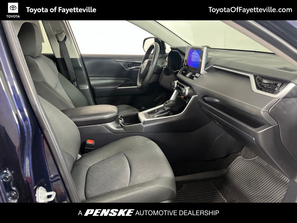 2024 Toyota RAV4 XLE - Photo 8