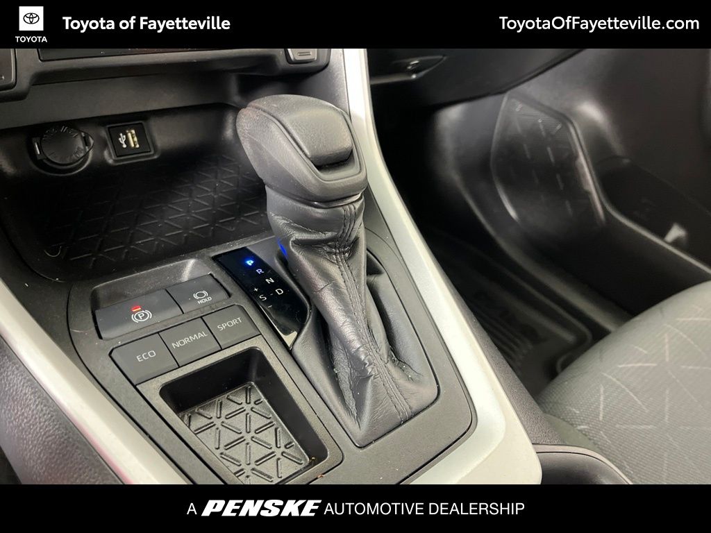 2024 Toyota RAV4 XLE - Photo 29