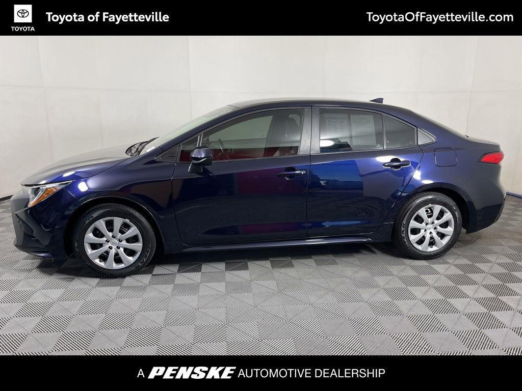 2022 Toyota Corolla LE photo 2