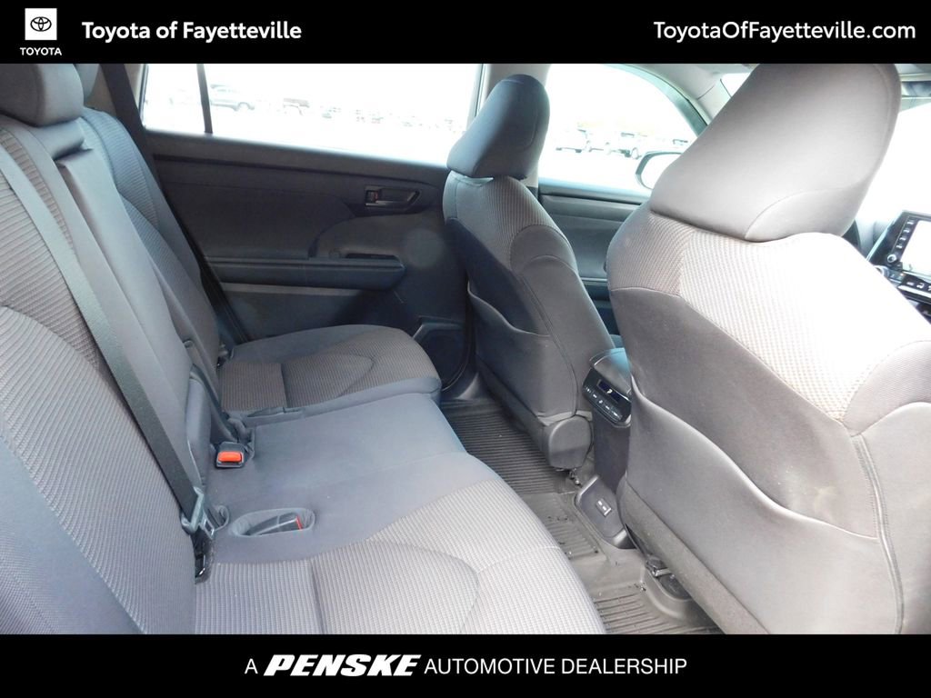 2022 Toyota Highlander L photo 4