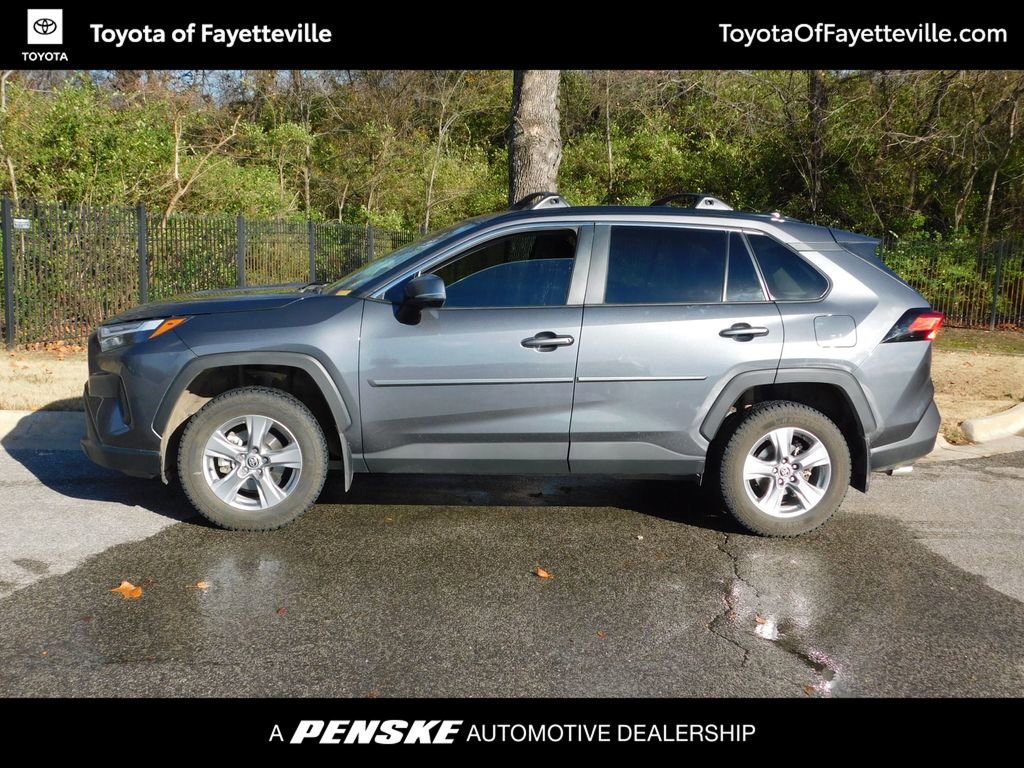 2024 Toyota RAV4 XLE photo 2