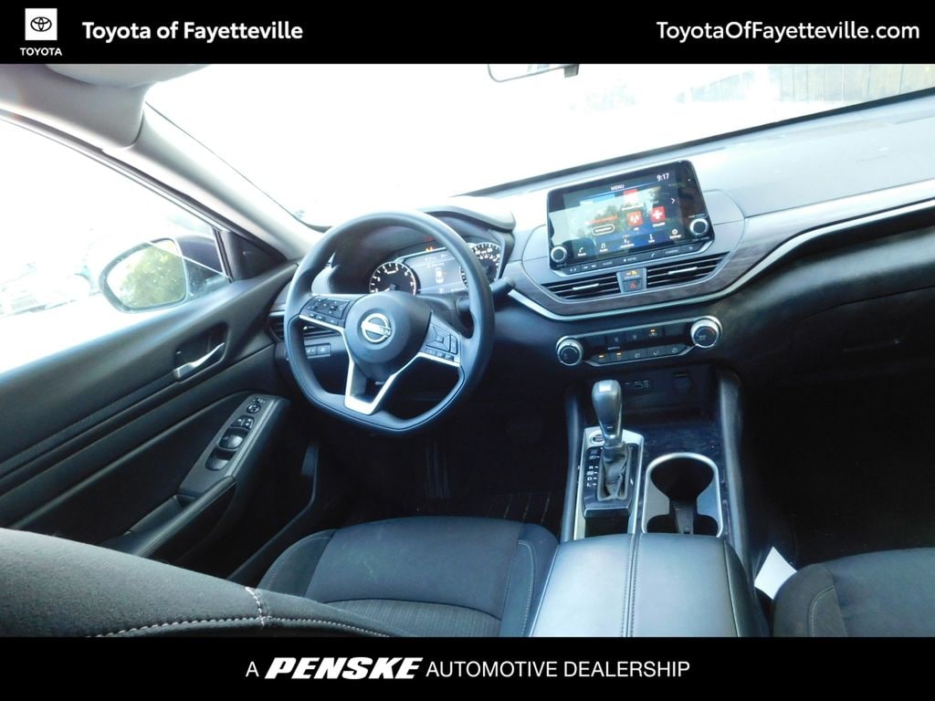 Used 2024 Nissan Altima 2.5 SV Sedan