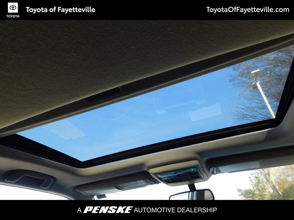 2016 Toyota 4Runner Limited photo 4