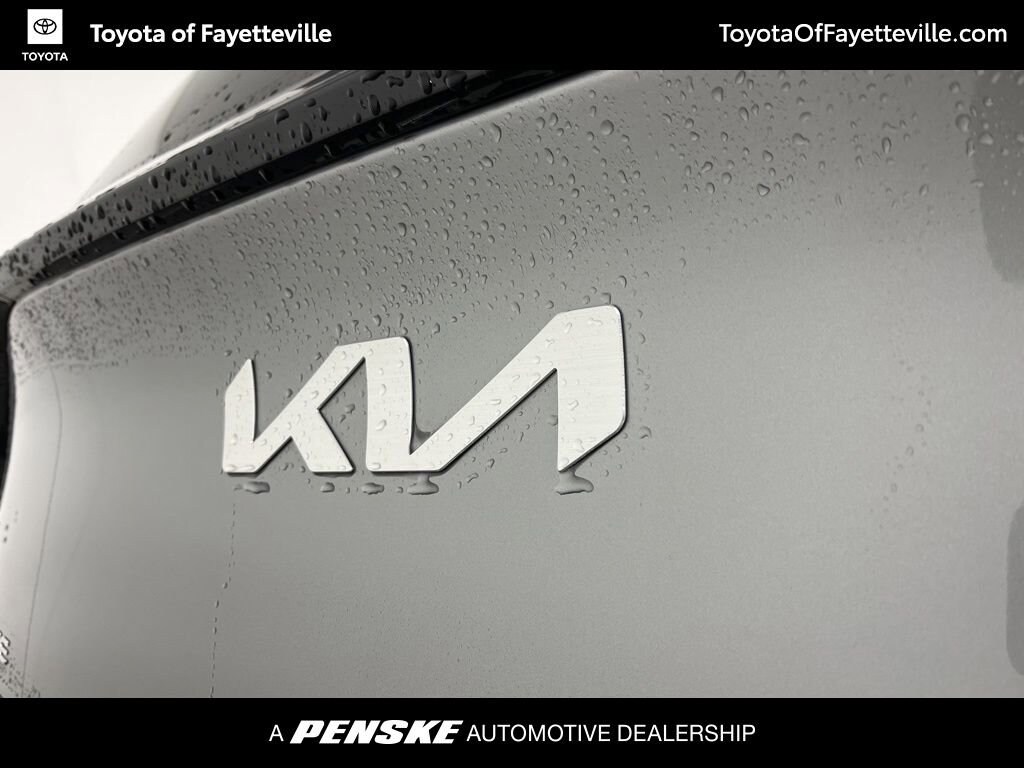 Used 2025 Kia Sportage LX SUV