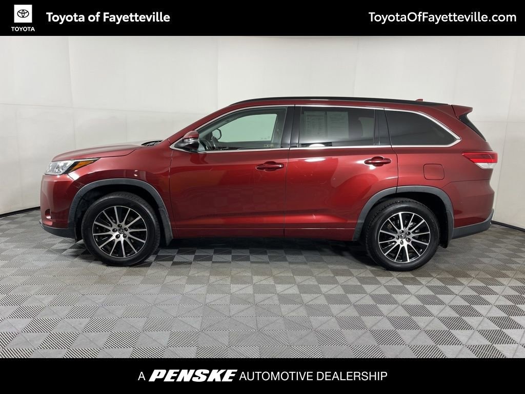 Used 2017 Toyota Highlander SE SUV