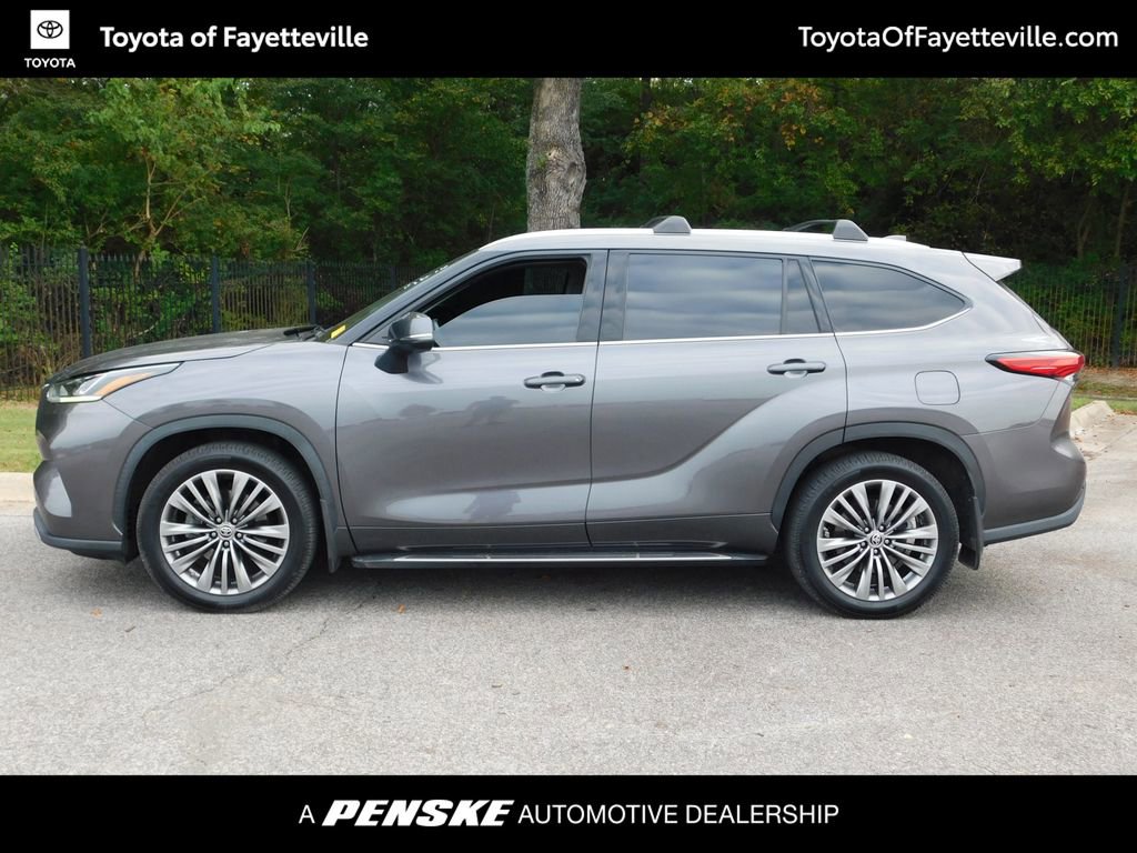 2021 Toyota Highlander Platinum photo 2
