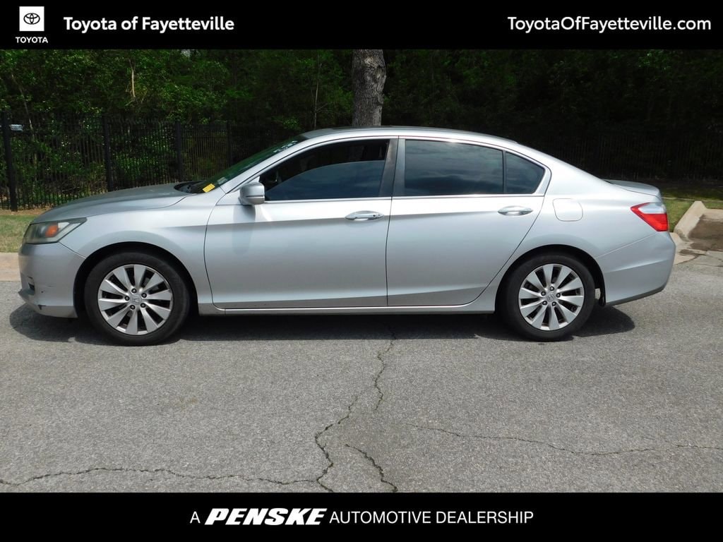 Used 2015 Honda Accord EX with VIN 1HGCR2F71FA186574 for sale in Fayetteville, AR