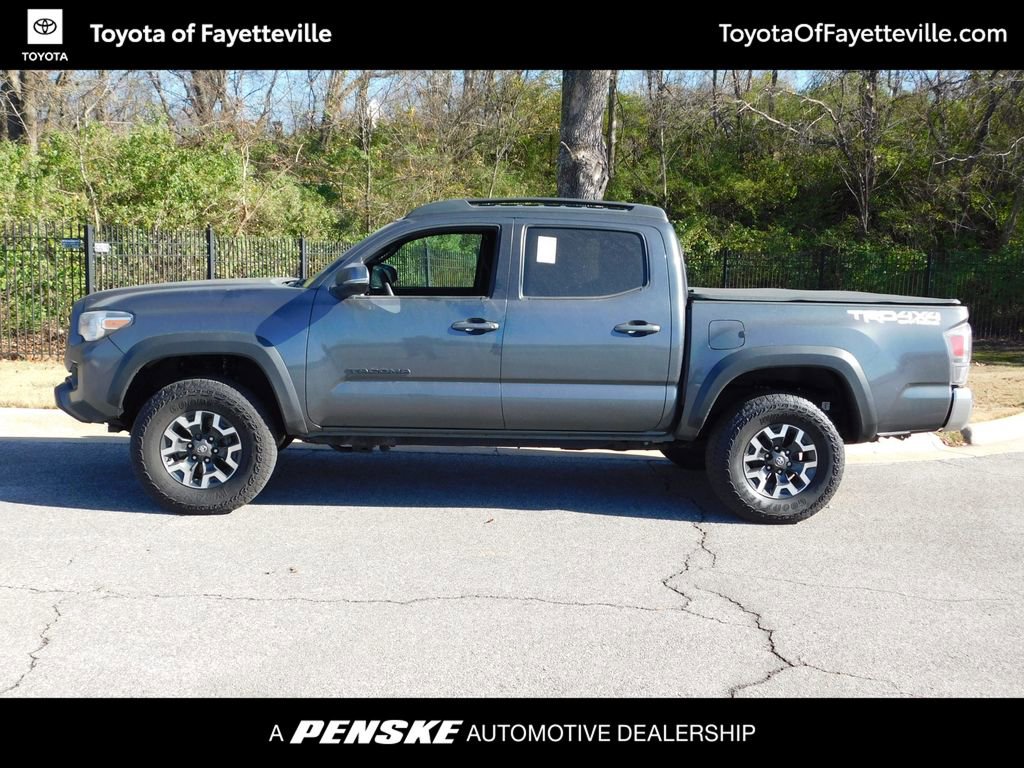 2022 Toyota Tacoma TRD Off-Road photo 2