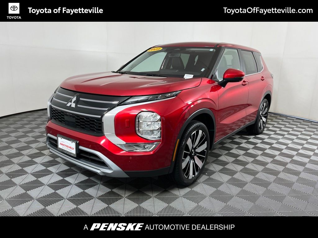 2025 Mitsubishi Outlander SE S-AWC's photo