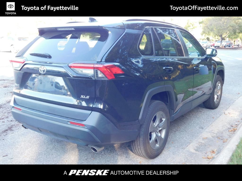 2024 Toyota RAV4 XLE photo 3