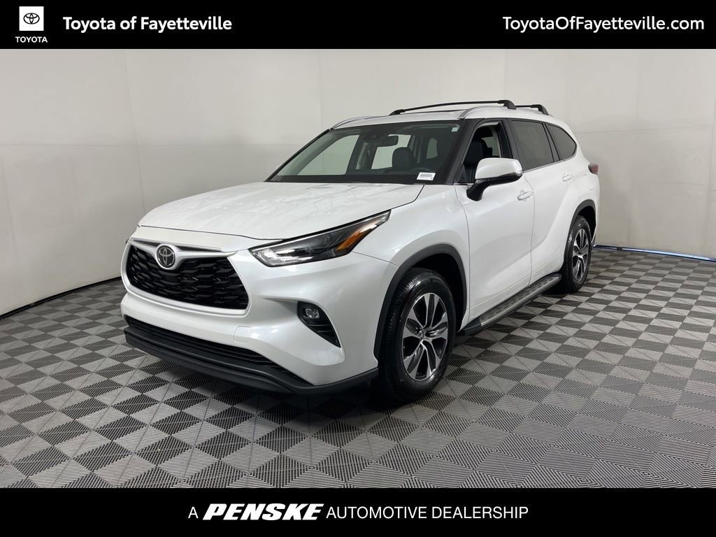 Used 2025 Toyota Highlander XLE SUV