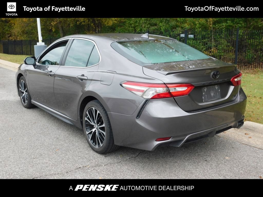Used 2019 Toyota Camry SE Sedan