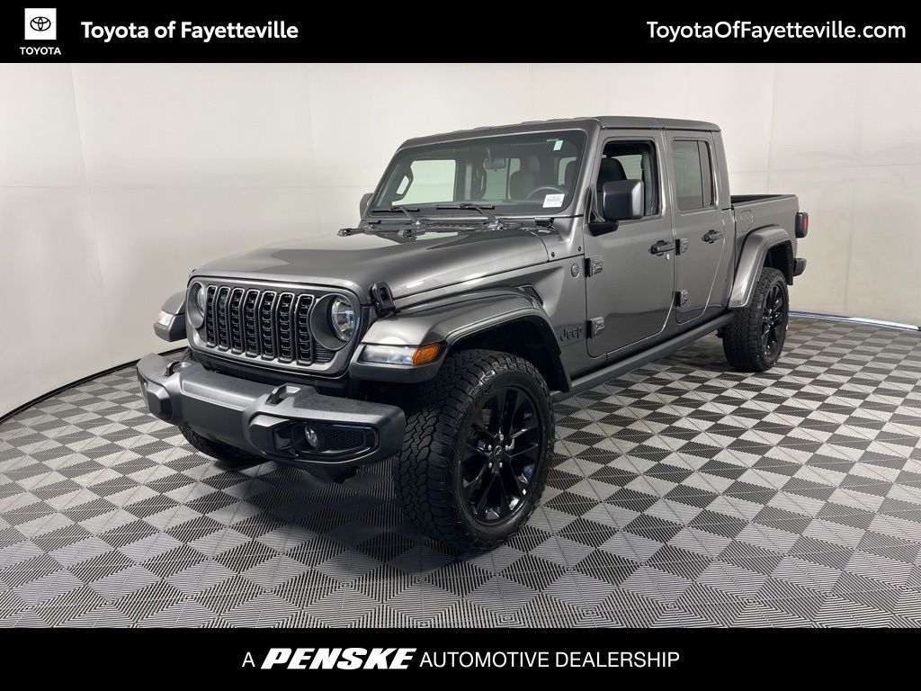2024 Jeep Gladiator Nighthawk Auto's photo