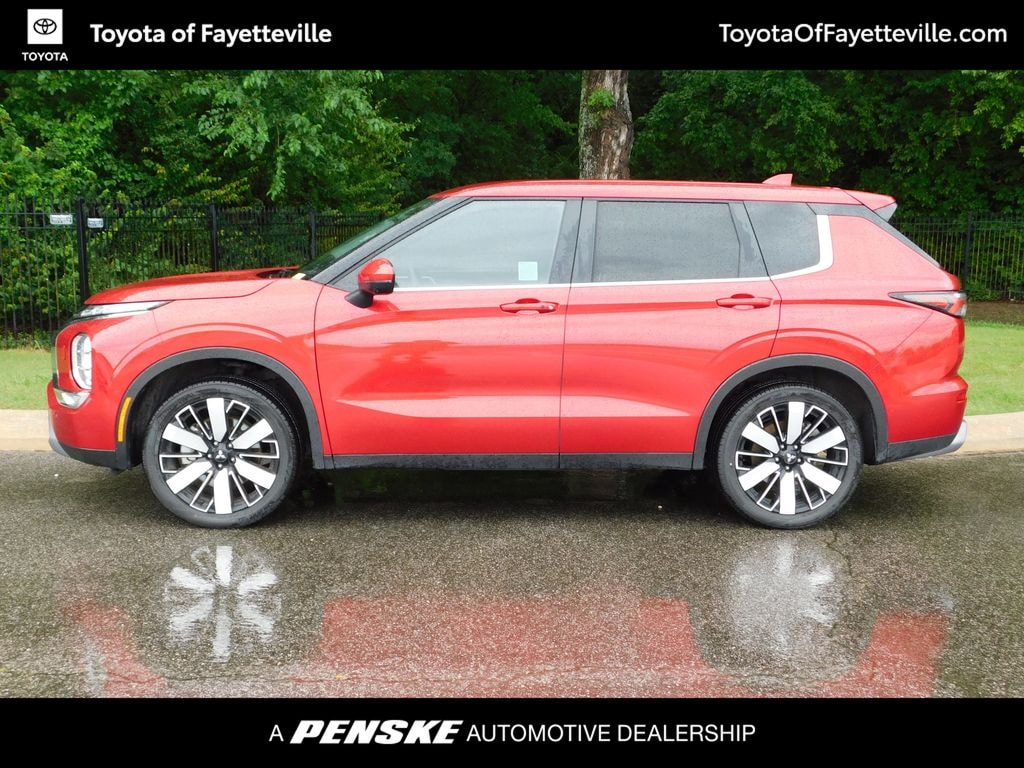 Used 2025 Mitsubishi Outlander SE SUV