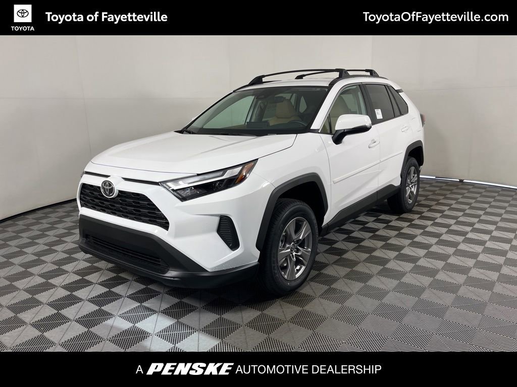 2025 Toyota RAV4 XLE's photo
