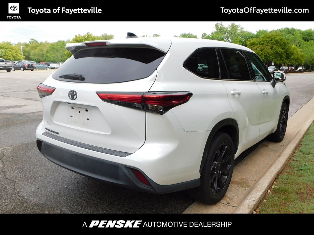 Used 2022 Toyota Highlander L SUV