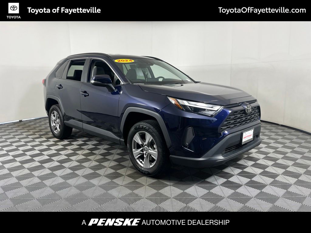 2024 Toyota RAV4 XLE - Photo 6