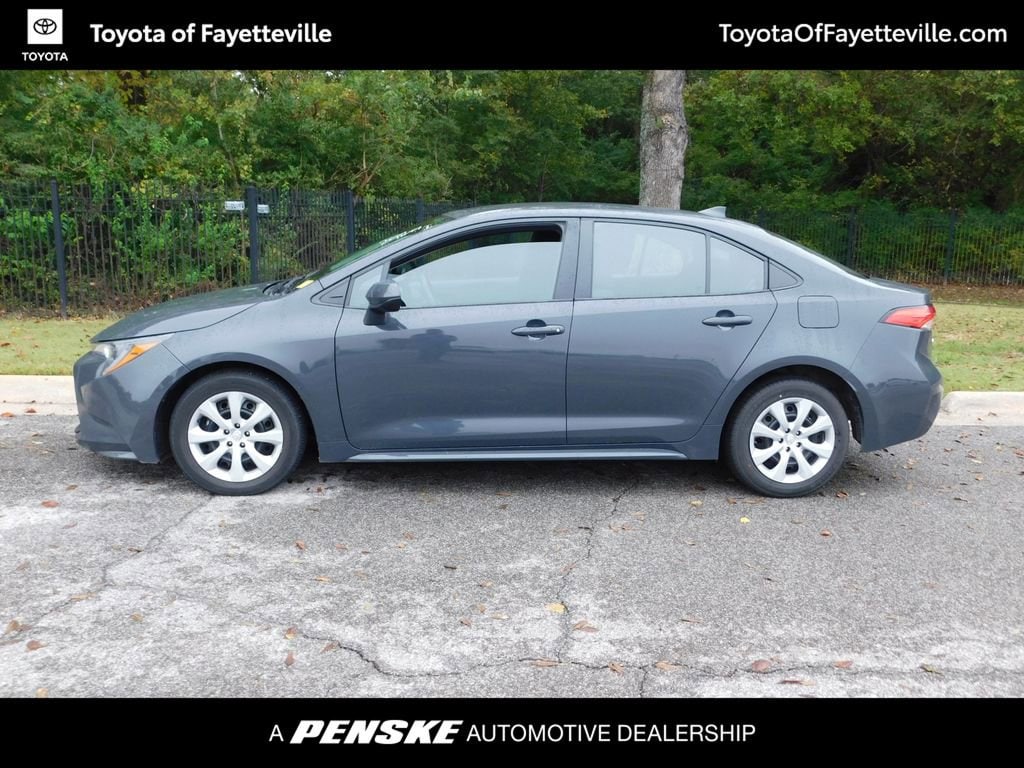 Used 2024 Toyota Corolla LE with VIN 5YFB4MDE8RP112588 for sale in Northfield, Minnesota