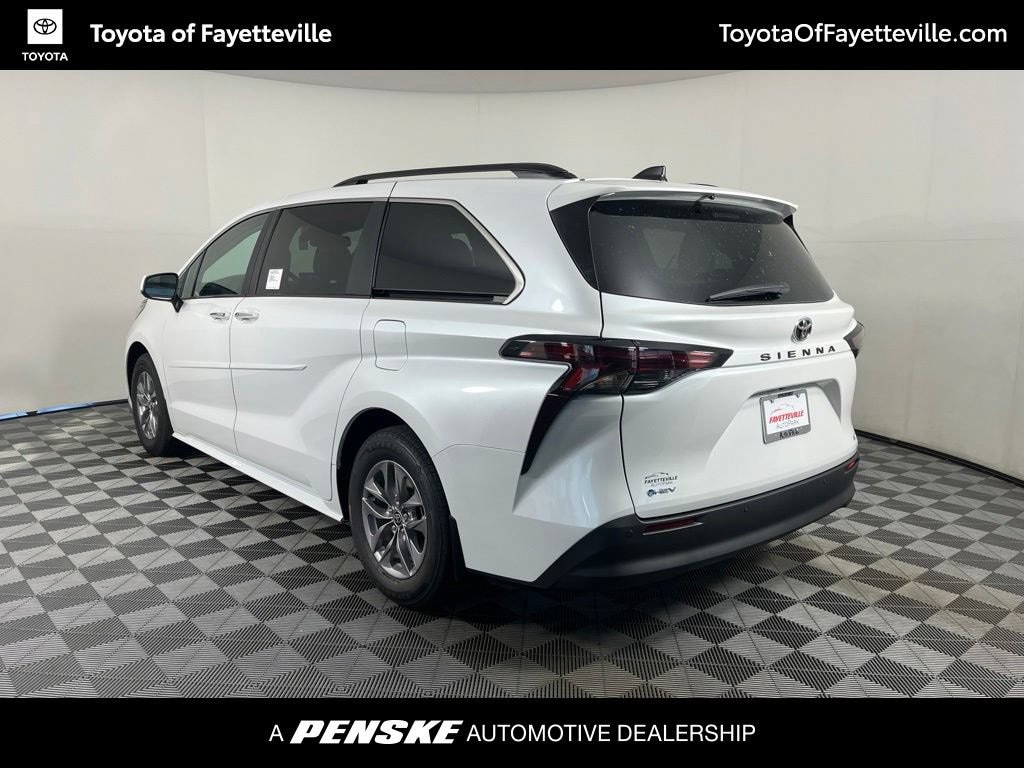 New 2026 Toyota Sienna XLE 8 PASSENGER