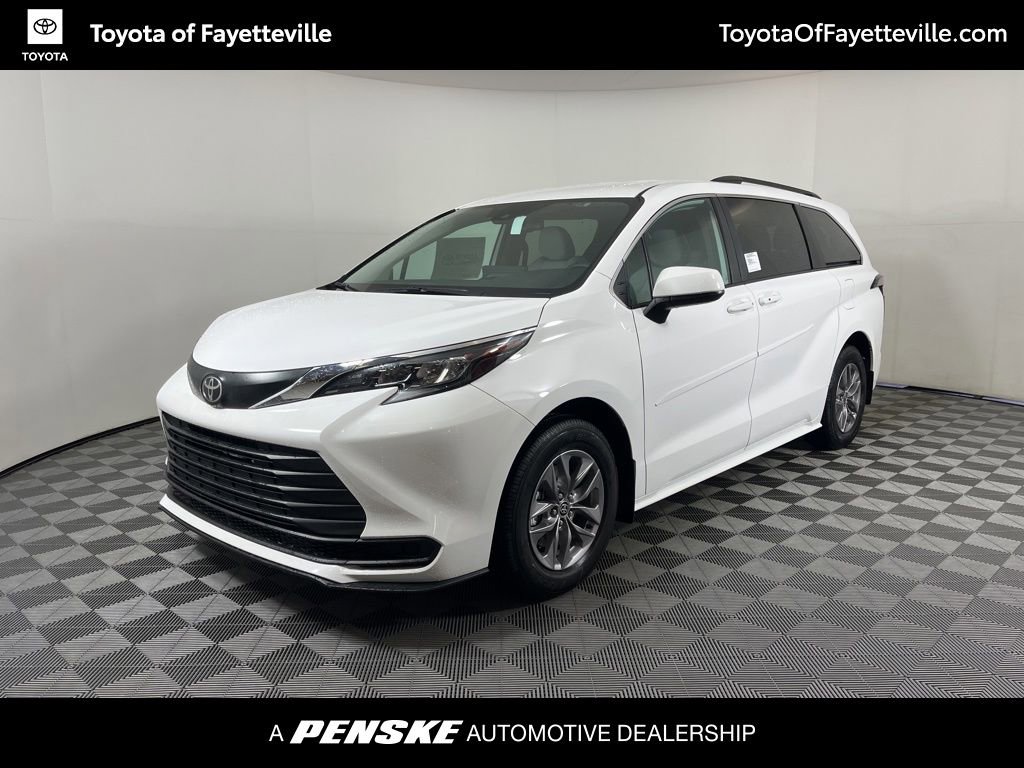 2026 Toyota Sienna 8 PASSENGER 