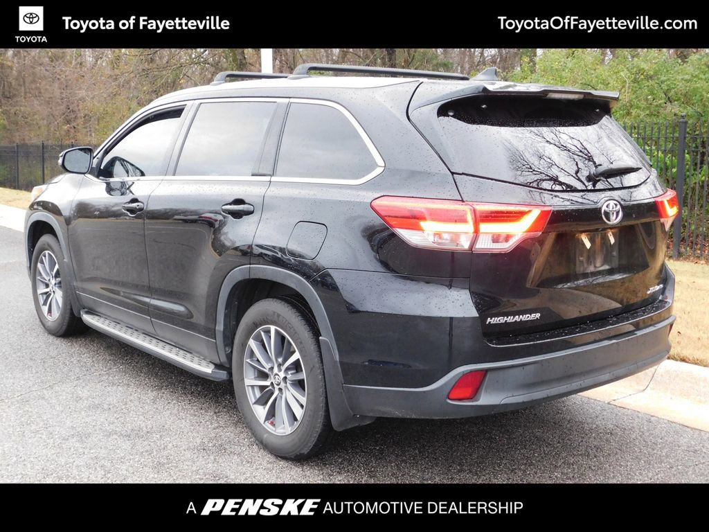 2019 Toyota Highlander XLE photo 2
