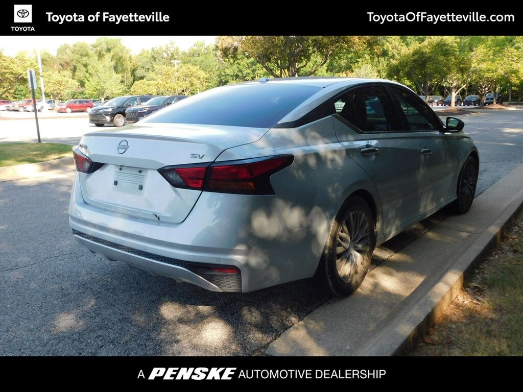 Used 2024 Nissan Altima 2.5 SV Sedan