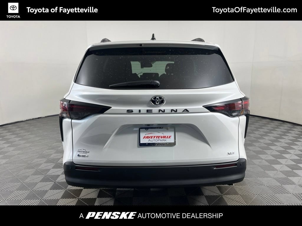 New 2026 Toyota Sienna XLE 8 PASSENGER