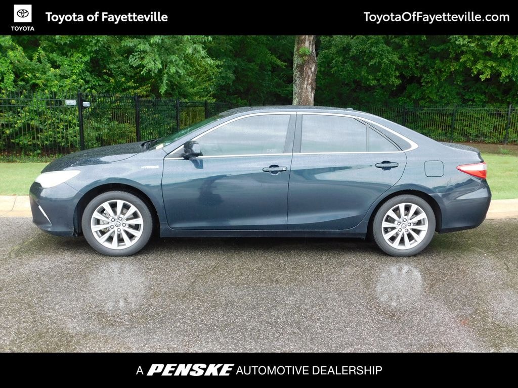 Used 2016 Toyota Camry Hybrid XLE Sedan