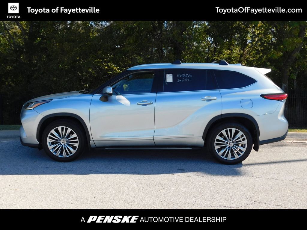 2023 Toyota Highlander Platinum photo 2