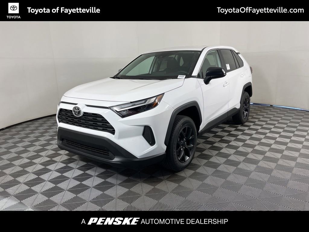 2025 Toyota RAV4 LE's photo