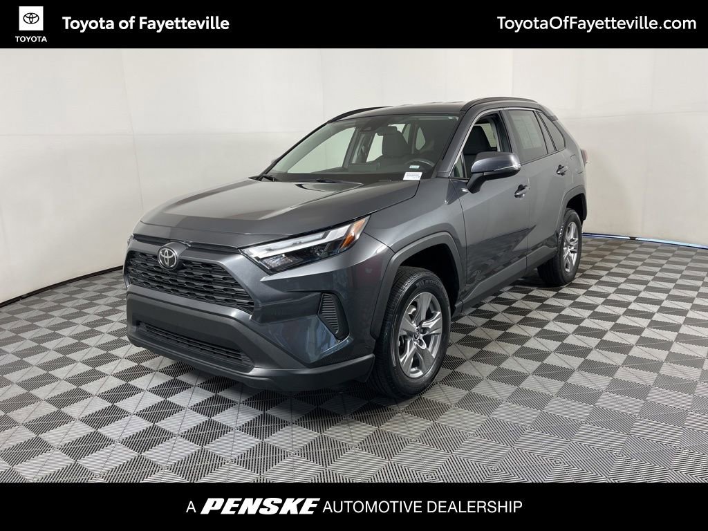 2024 Toyota RAV4 XLE's photo