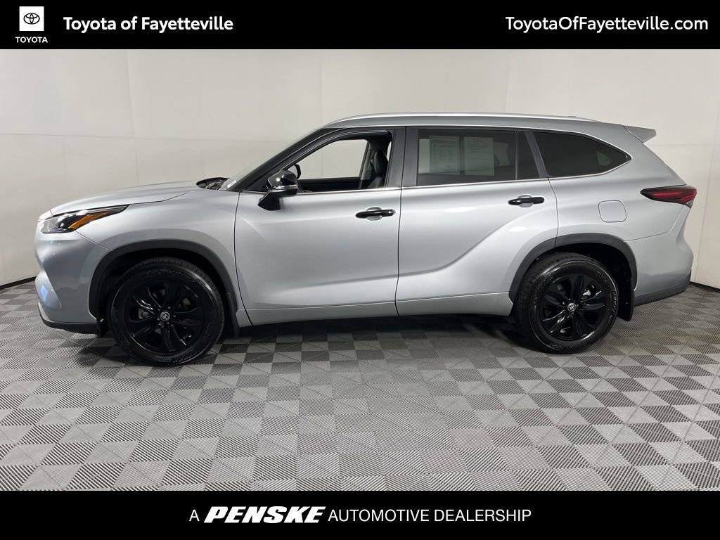 2024 Toyota Highlander XLE photo 2