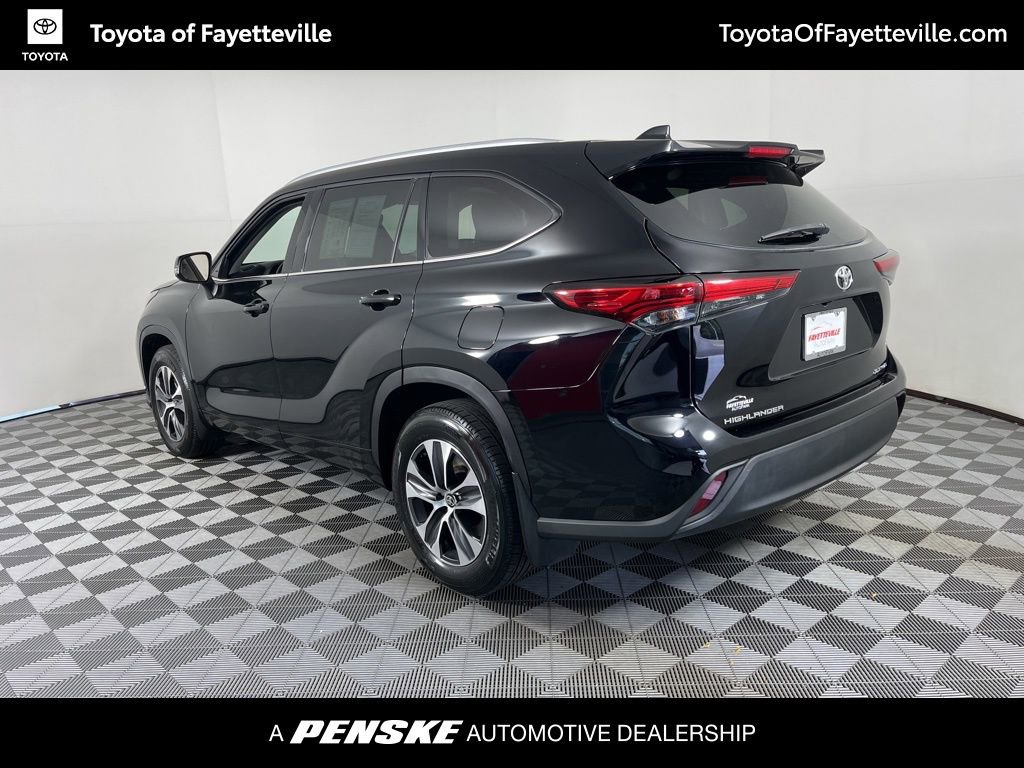 Certified 2022 Toyota Highlander XLE with VIN 5TDGZRBHXNS561452 for sale in Fayetteville, AR