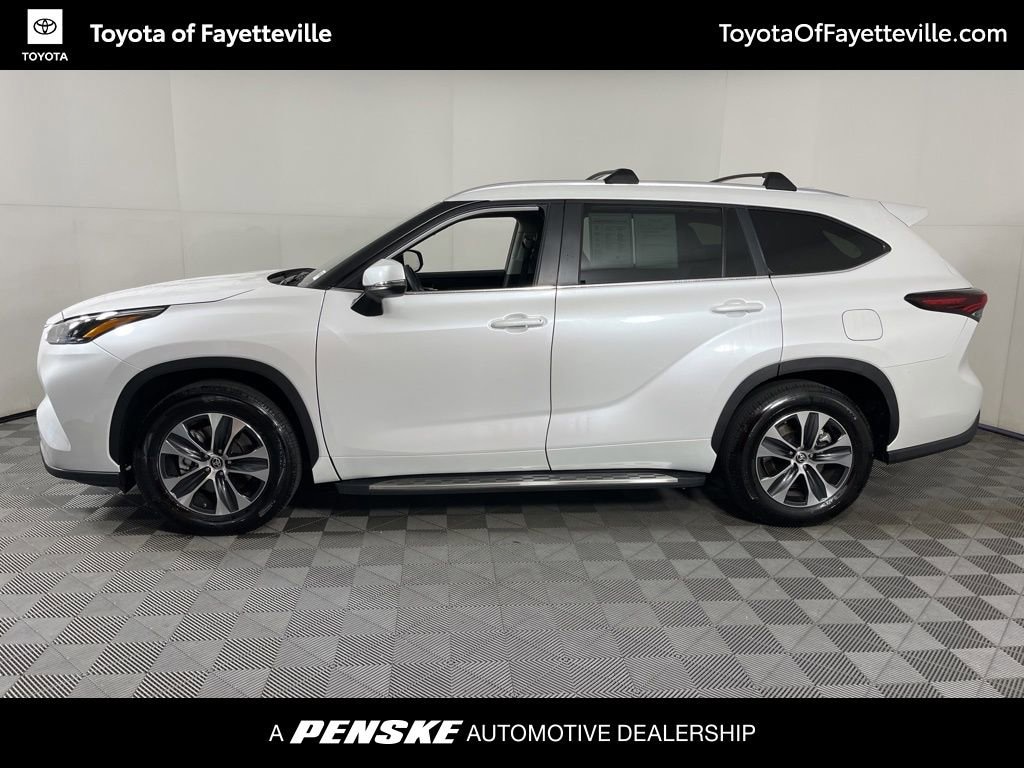 Used 2025 Toyota Highlander XLE SUV