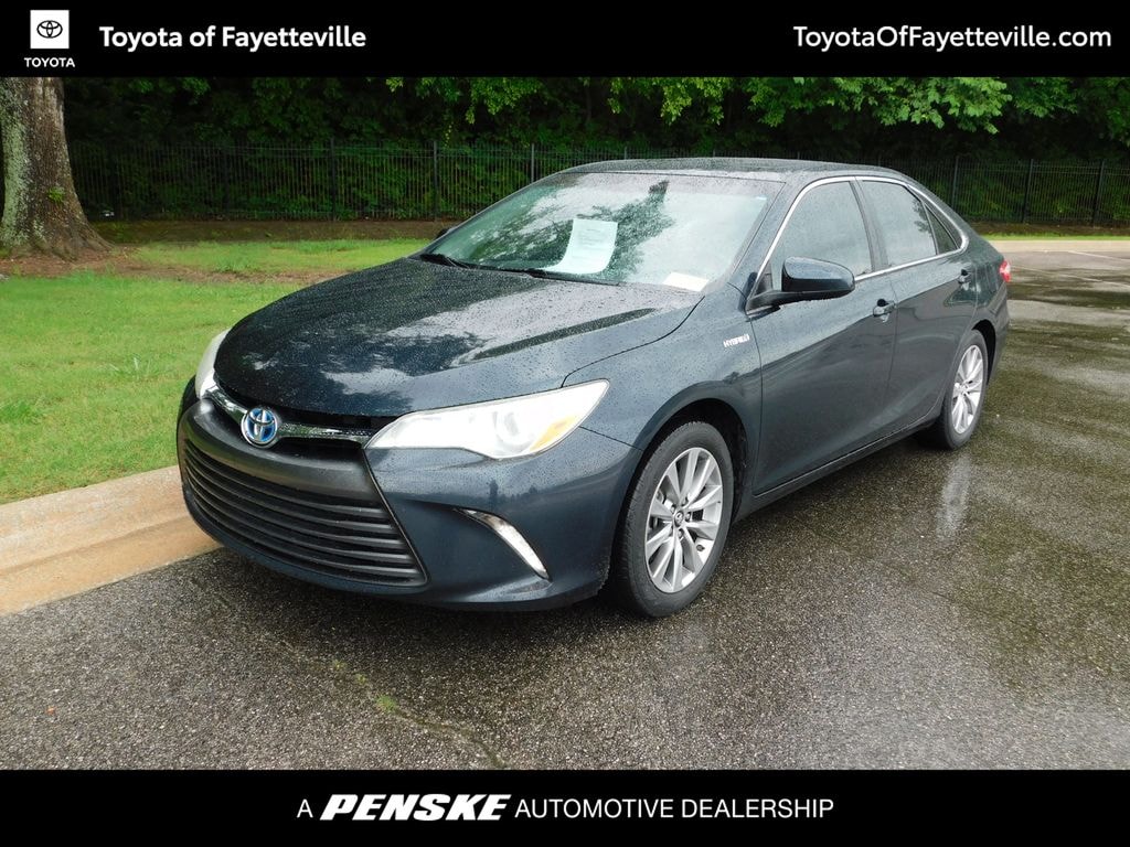 Used 2016 Toyota Camry Hybrid XLE Sedan