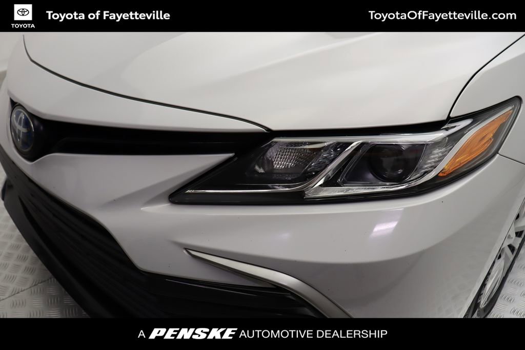 2024 Toyota Camry Hybrid LE photo 3
