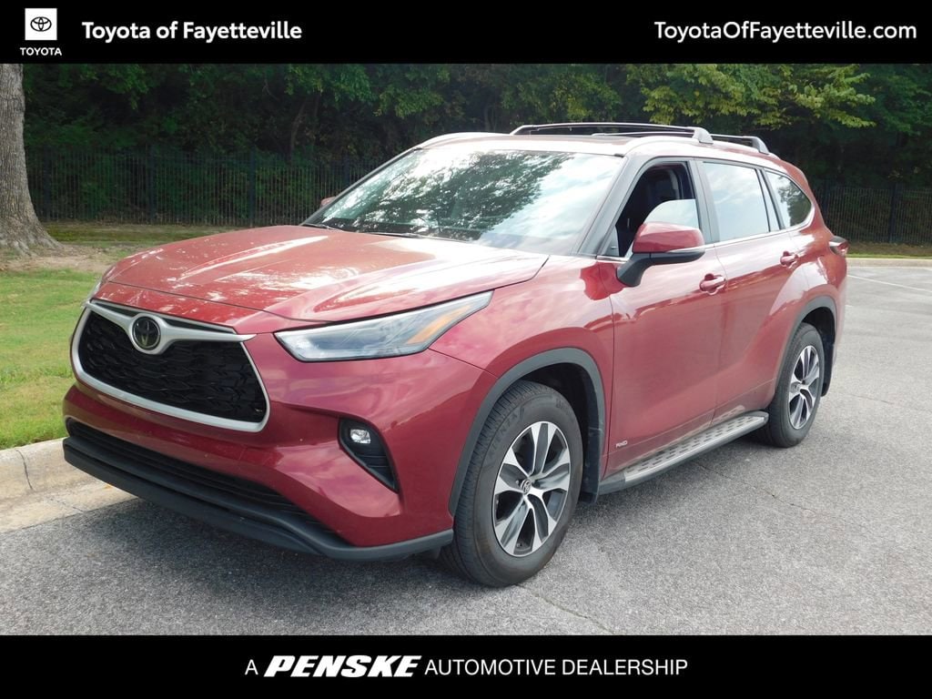 2025 Toyota Highlander Hybrid SUV 