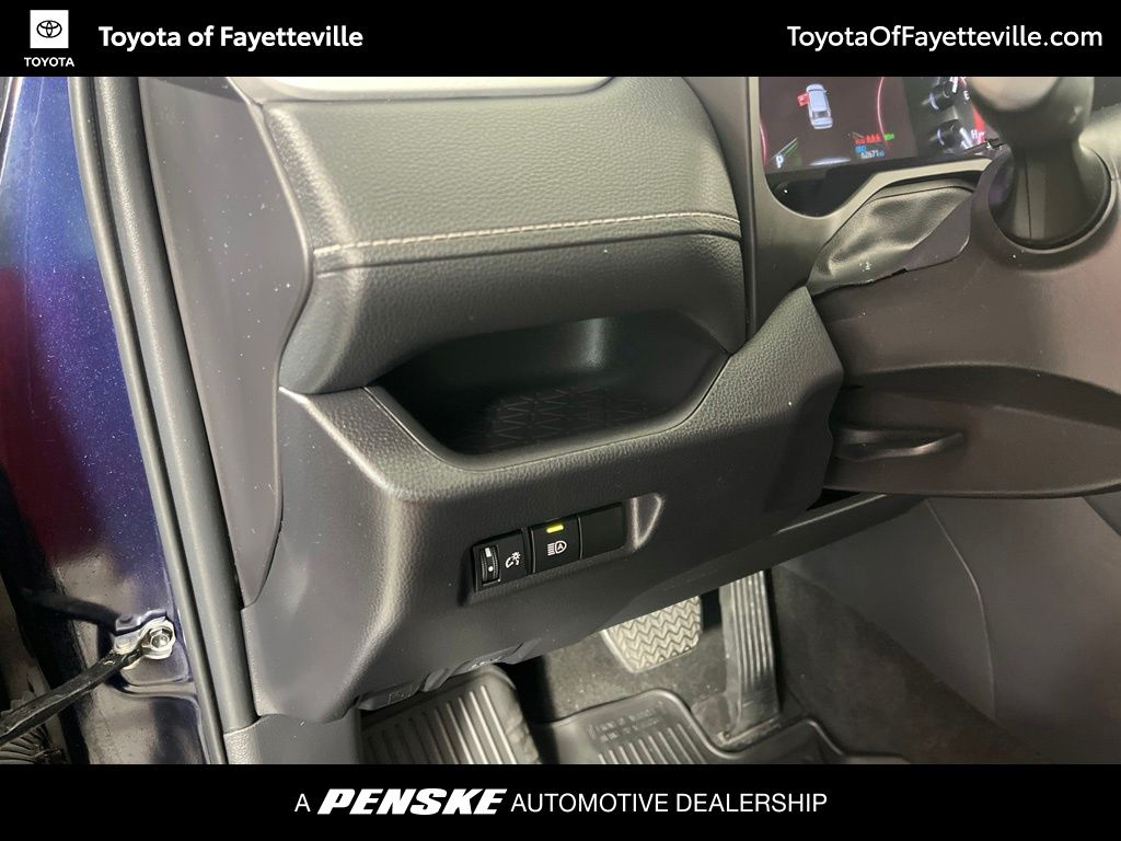 2024 Toyota RAV4 XLE - Photo 24