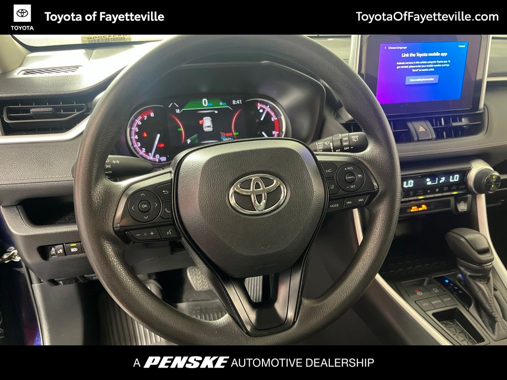 2024 Toyota RAV4 XLE - Photo 25
