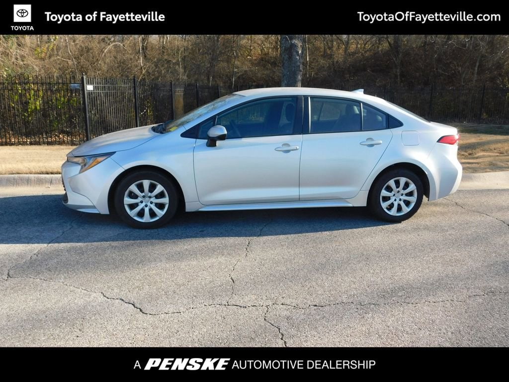 Used 2023 Toyota Corolla LE with VIN 5YFB4MDE9PP056318 for sale in Northfield, Minnesota