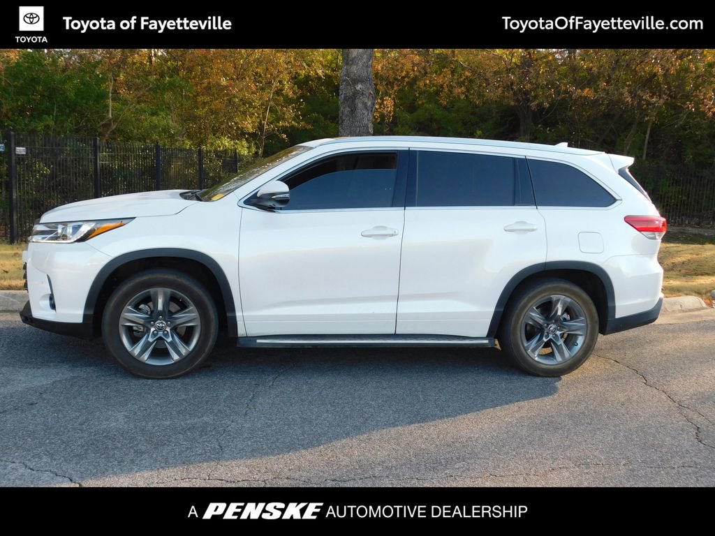 2019 Toyota Highlander Limited Platinum photo 2