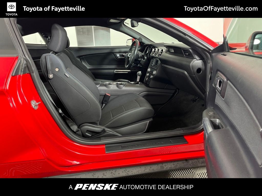 Used 2017 Ford Mustang V6 Coupe
