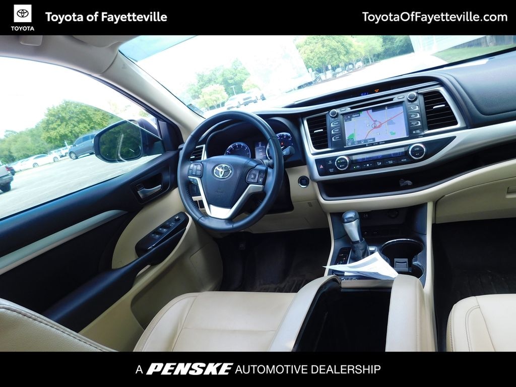 Used 2016 Toyota Highlander XLE V6 SUV