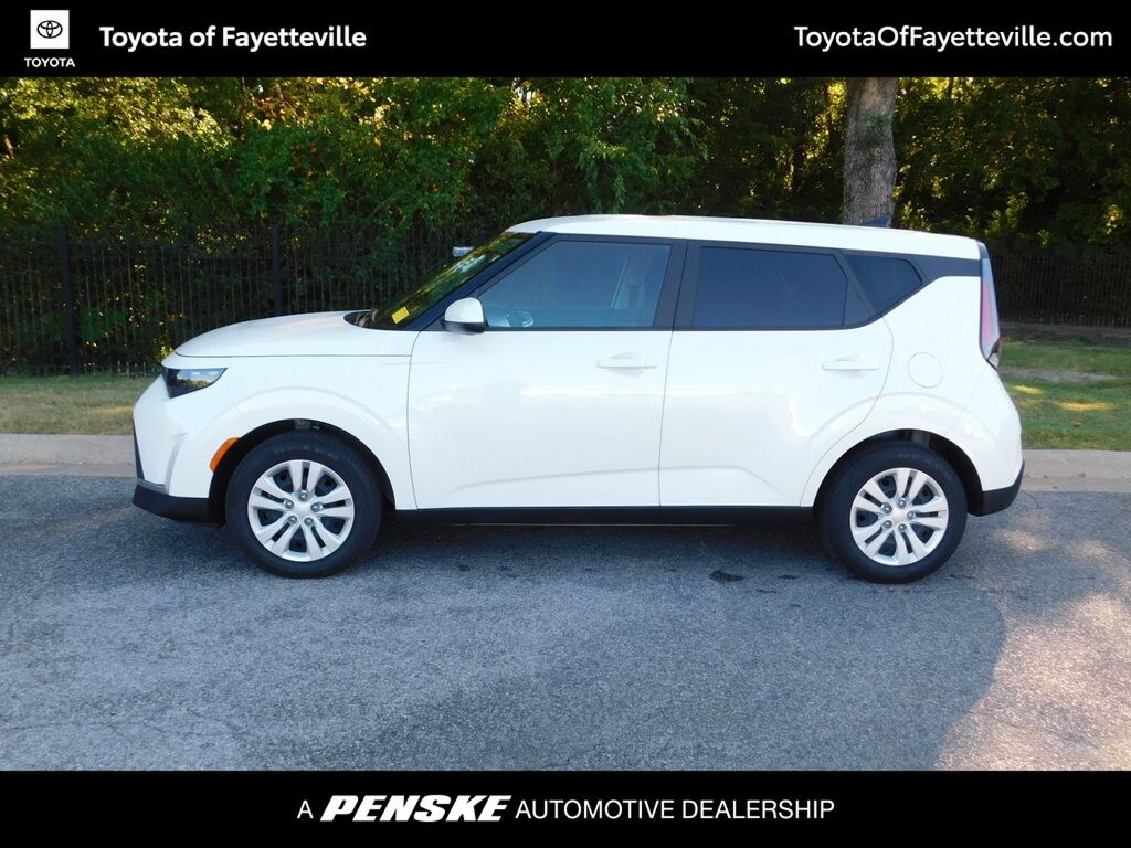 Used 2025 Kia Soul LX Hatchback