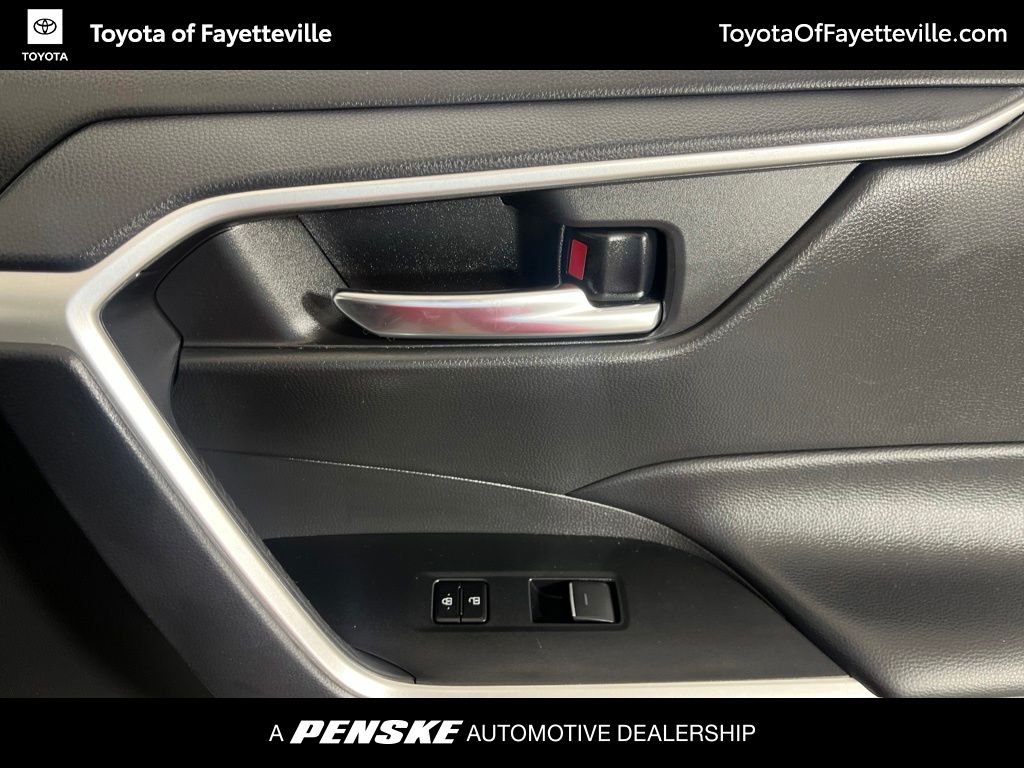 2024 Toyota RAV4 XLE - Photo 9