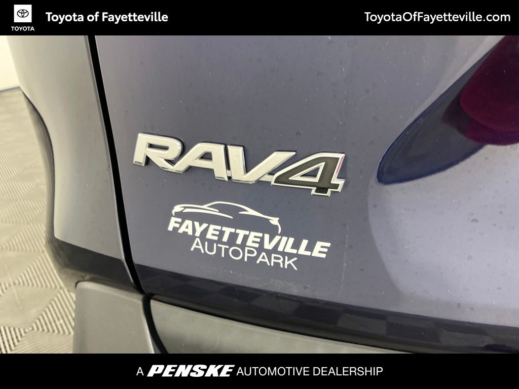 2024 Toyota RAV4 XLE - Photo 18