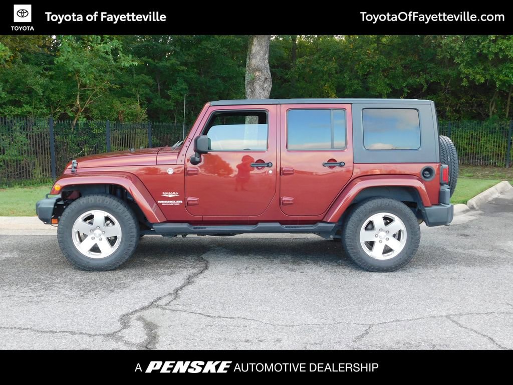 2009 Jeep Wrangler Unlimited Sahara photo 2