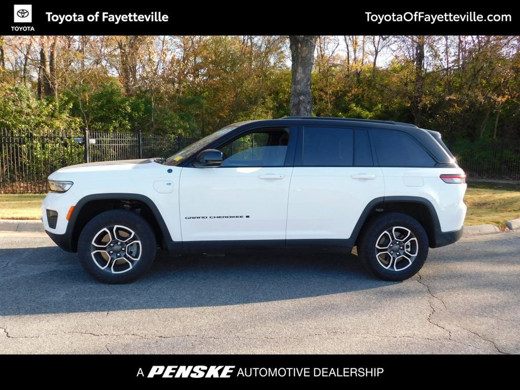 2022 Jeep Cherokee Trailhawk 4xe photo 2